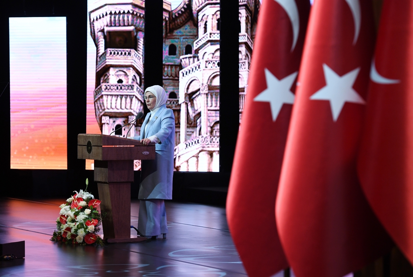 Emine Erdoğan: "İnsan yoğunluğunun olduğu yerlerin tamamında, sıfır atık sistemleri kurulacak
