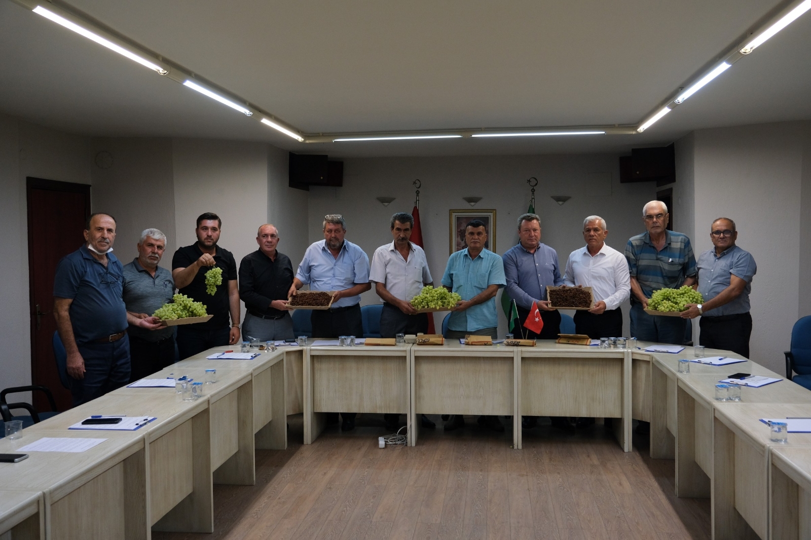 Üzüm Üreticisinden Tmo’ya Fiyat Güncelleme Çağrısı, Tariş’e Tepki