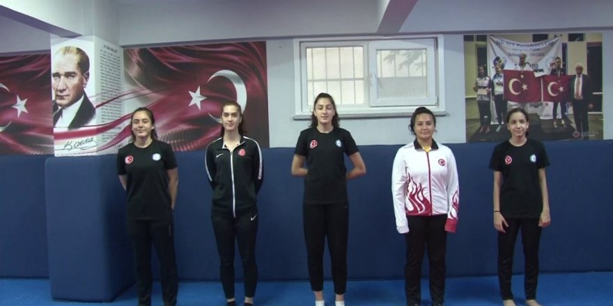 Babaanne ile torunu aynı tekvando turnuvasında yer aldı