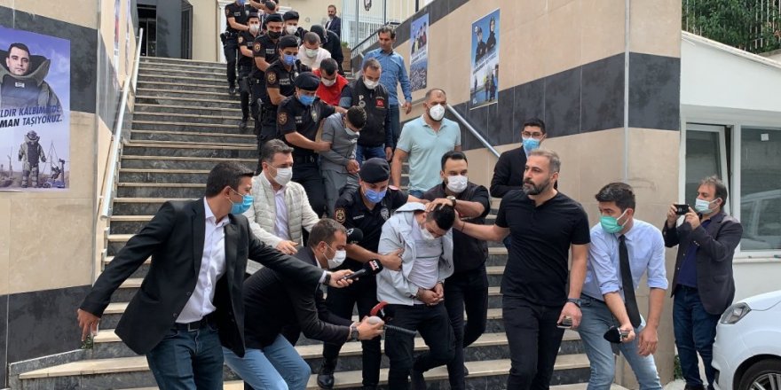 Kağıthane’de polis merkezi önünde silahlı saldırı: 57 yaşındaki kadın öldü