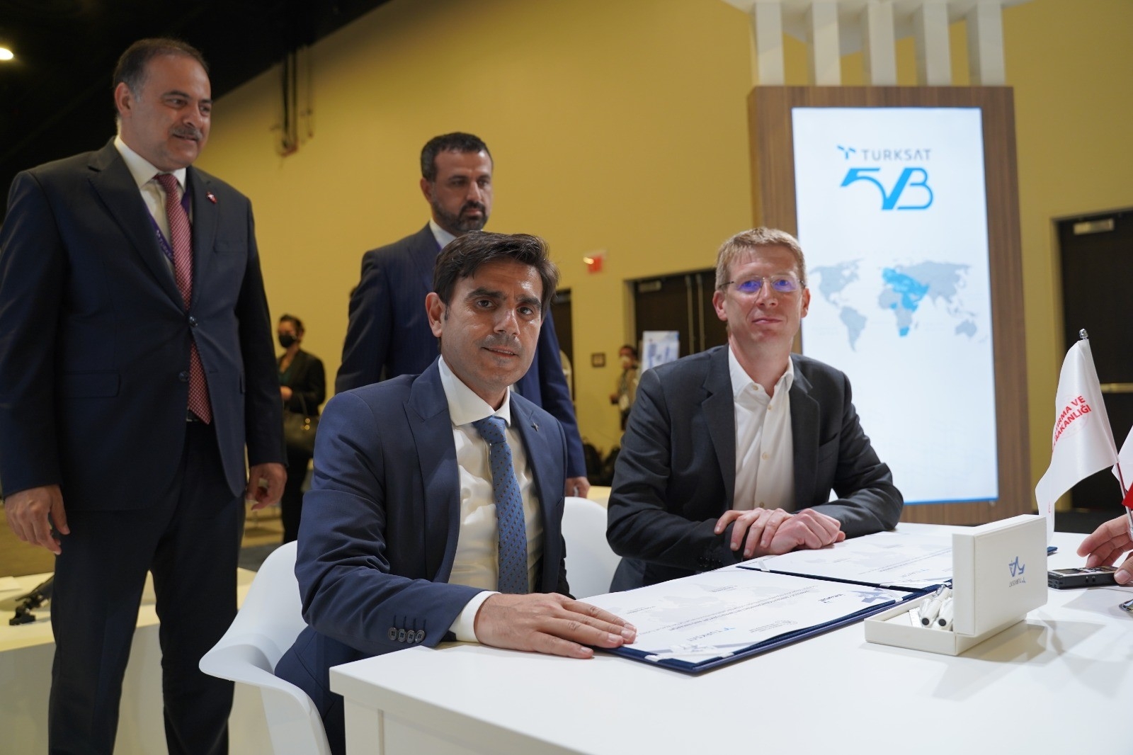 TÜRKSAT 5B, Uzaya Çıkmadan İlk Anlaşmasını İmzaladı