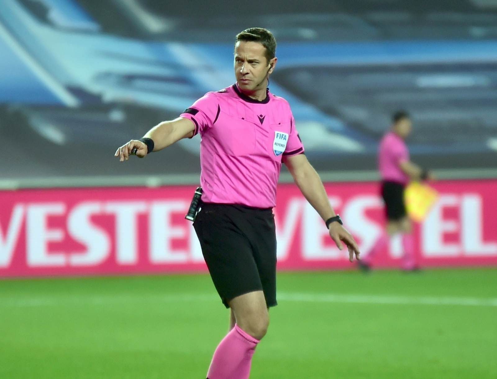 Fenerbahçe - Sivasspor Maçını Halis Özkahya Yönetecek