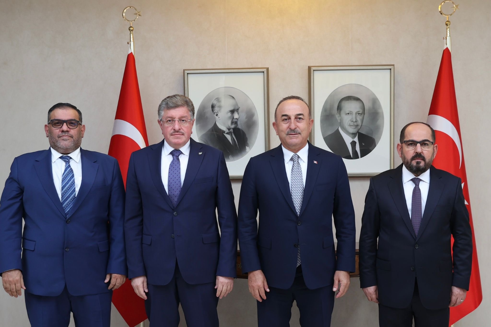 Çavuşoğlu, Suriye Ulusal Koalisyonu ve Suriye Geçici Hükümeti heyeti ile görüştü