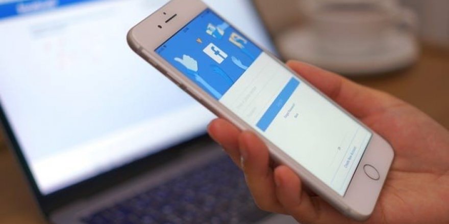 Facebook kullanıcıları mobil cihazları tercih ediyor