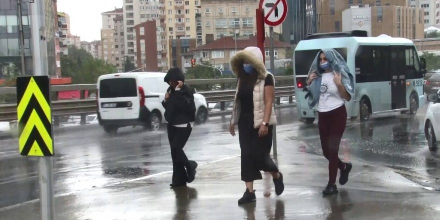 İstanbul’da sağanak yağış etkisini göstermeye başladı