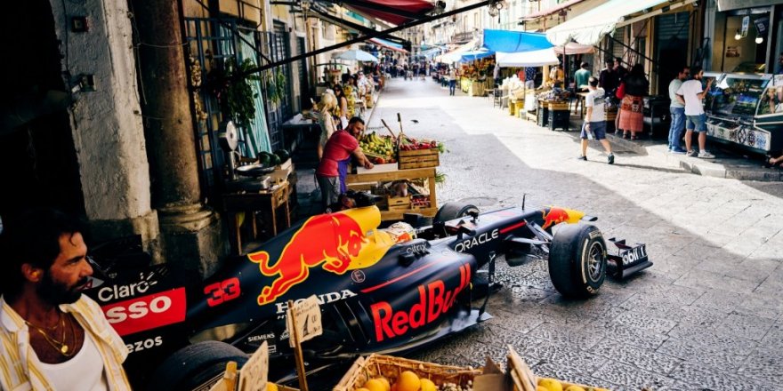 Max Verstappen, İtalya GP öncesinde Palermo sokaklarında gezintiye çıktı