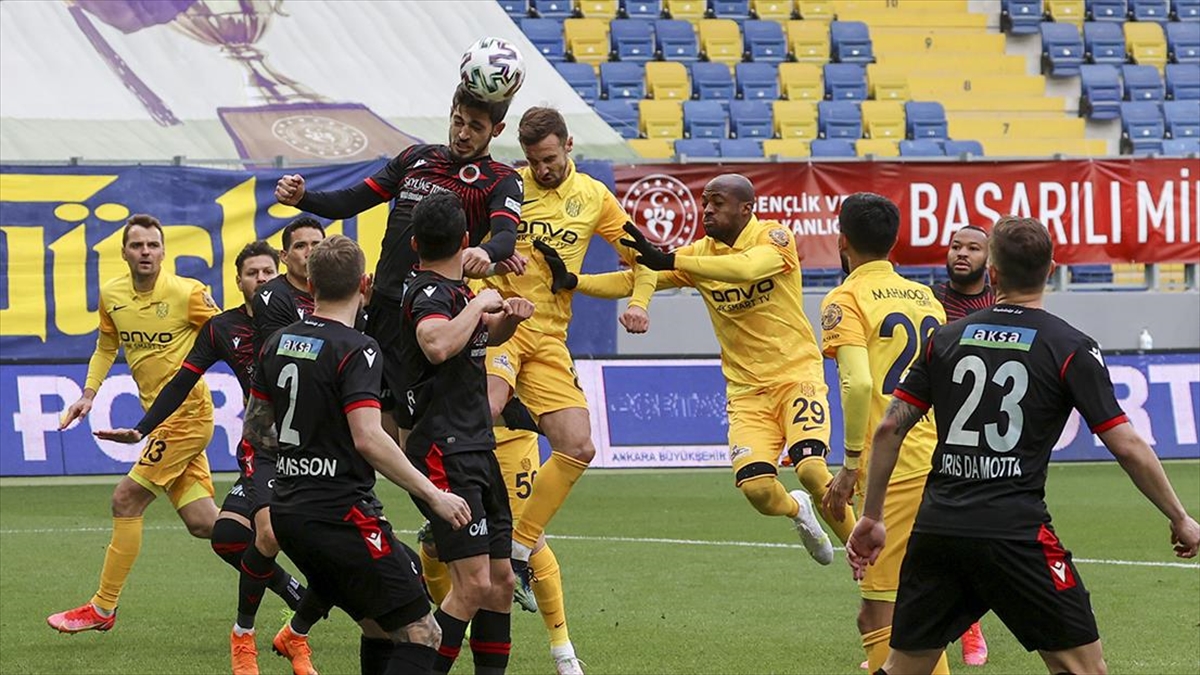 Başkent Derbisi 40 Yıl Sonra 'Alt Ligde' Oynanacak