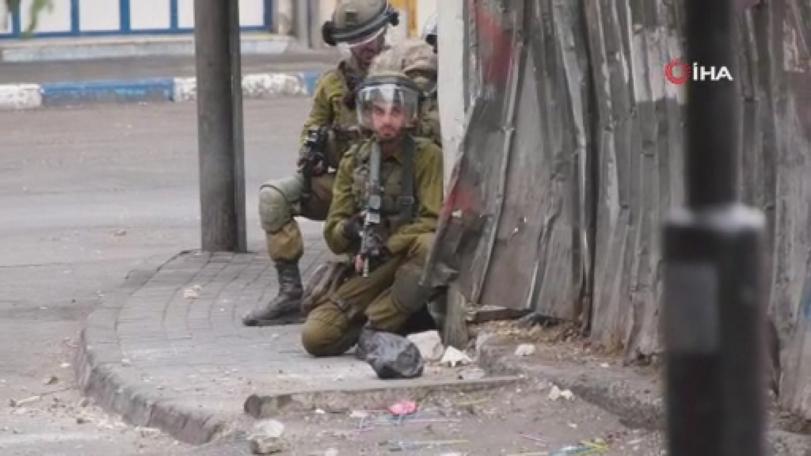 İsrail Güçleri Gösteri Yapan Filistinlilere Saldırdı