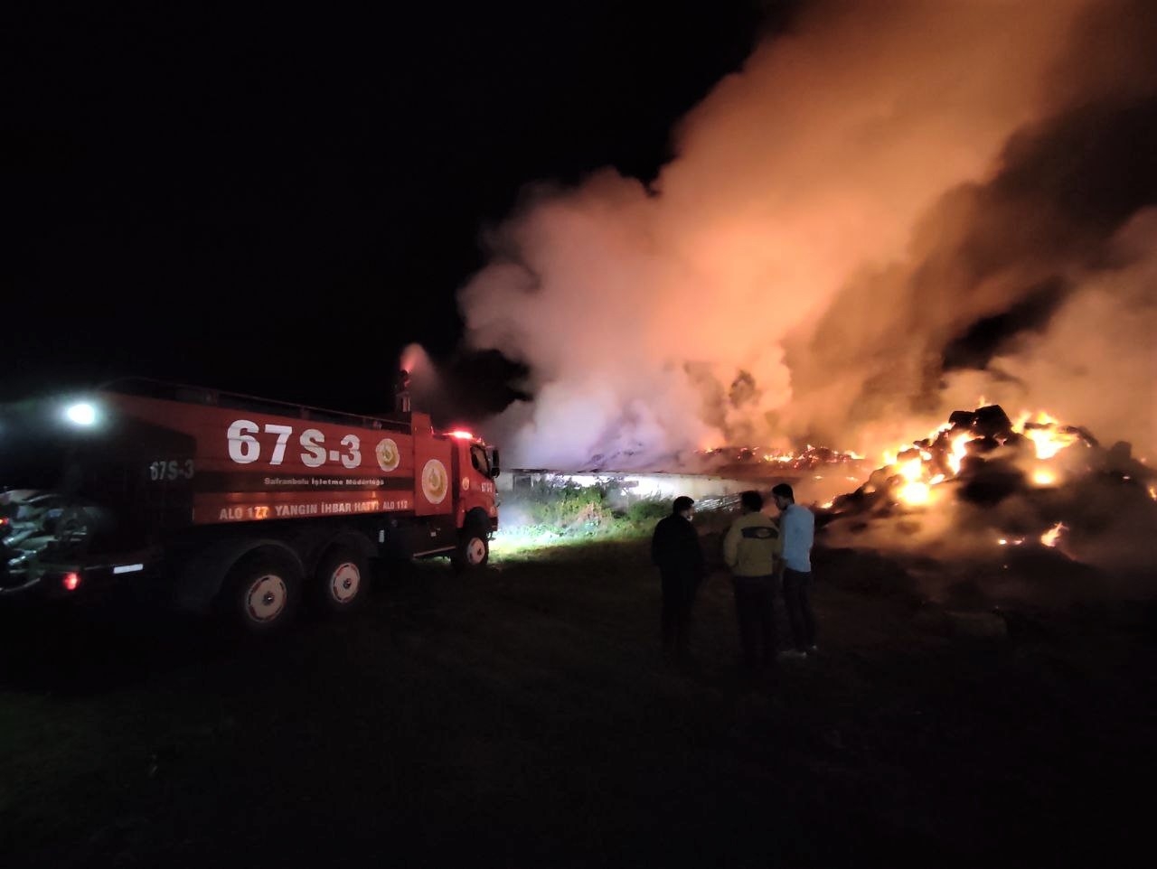Karabük’te besi çiftliği cayır cayır yandı, hayvanlar son anda kurtarıldı