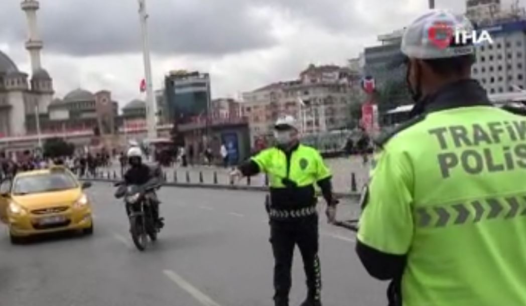 Taksim’de trafik denetimi: Motokuryelere ceza yağdı