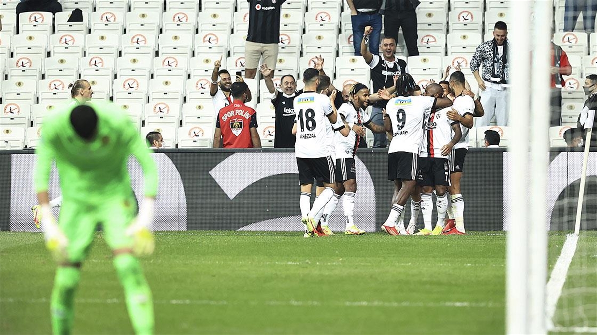 Beşiktaş Maç Fazlasıyla Liderlik Koltuğunda