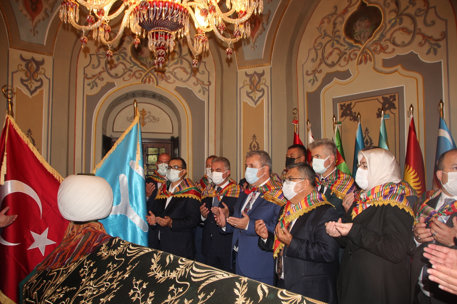 Bakan Dönmez Ve Çavuşoğlu, Ertuğrul Gazi Türbesi’ni Ziyaret Etti