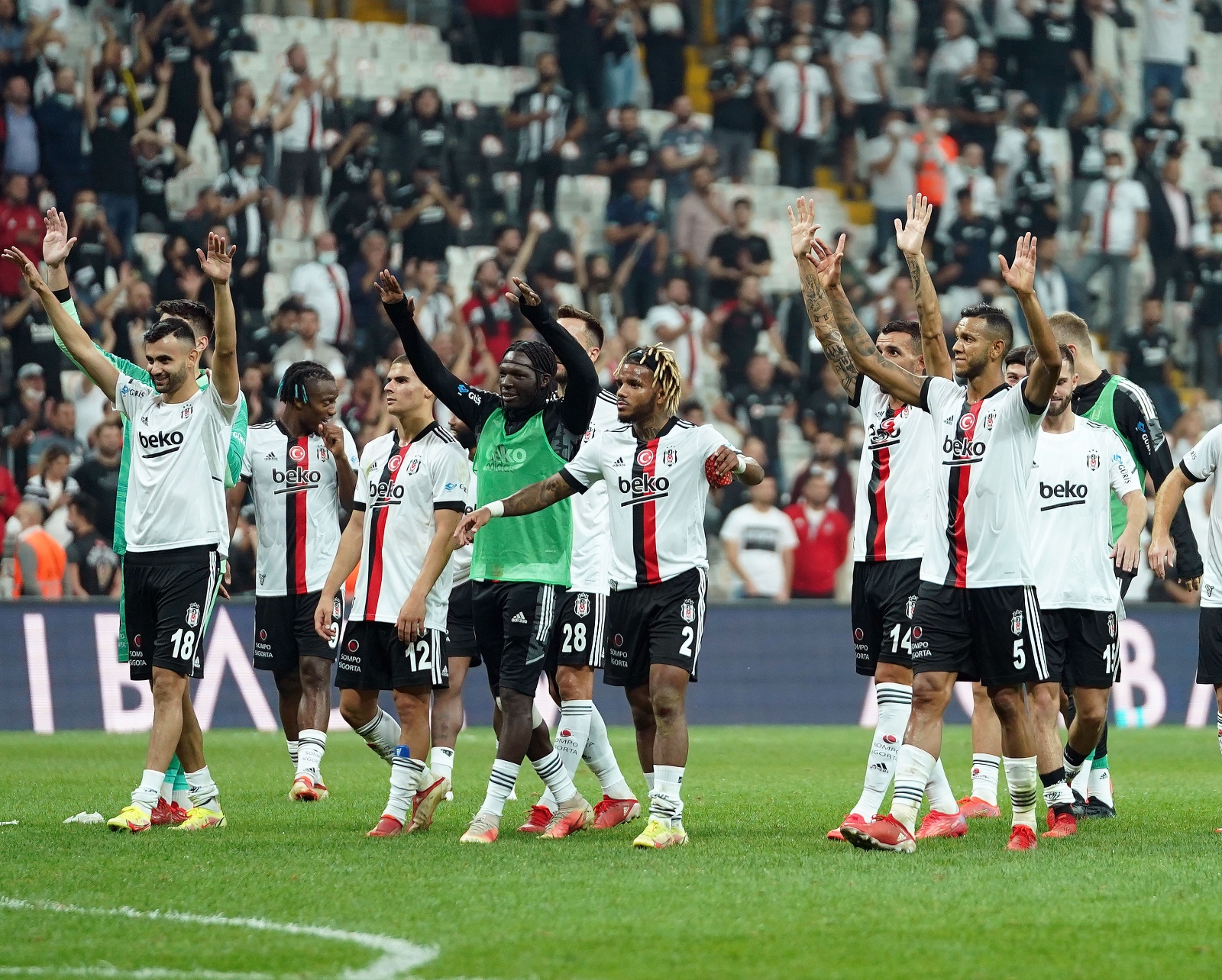 Süper Lig: Beşiktaş: 3 - Yeni Malatyaspor: 0 (Maç Sonucu)