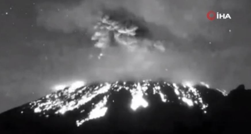 Popocatepetl Yanardağında patlama oldu