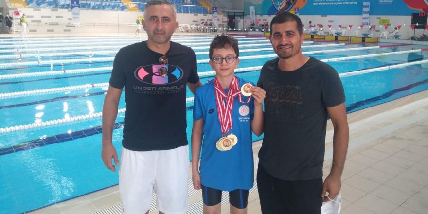 12 yaşındaki Yaman Rüzgar, yüzmede rekor üstüne rekor kırdı