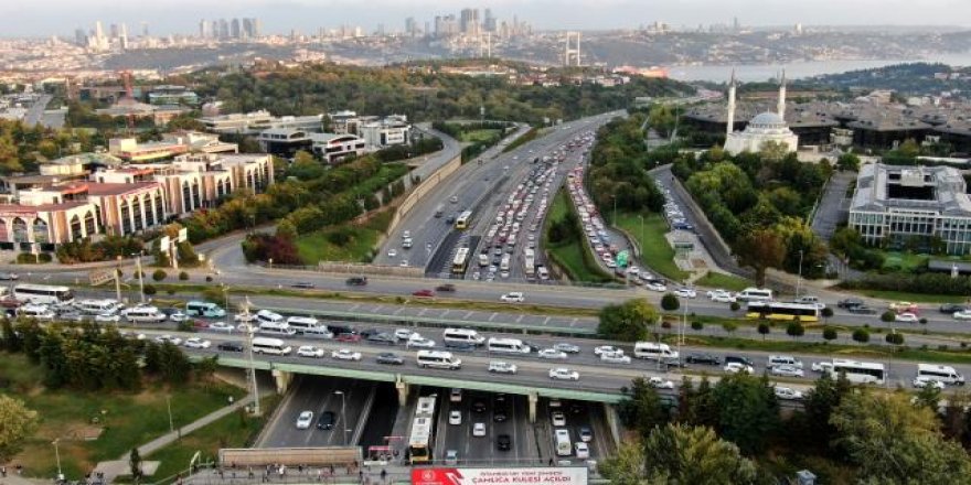 İstanbul'da trafik mesaisi erken başladı, yoğunluk yüzde 55'i gördü