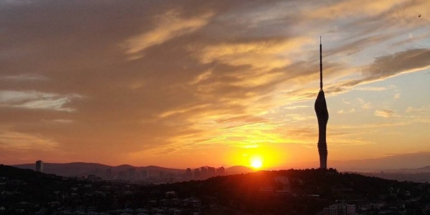 Çamlıca Kulesi ile gün doğumu birleşti, kartpostallık görüntüler oluştu