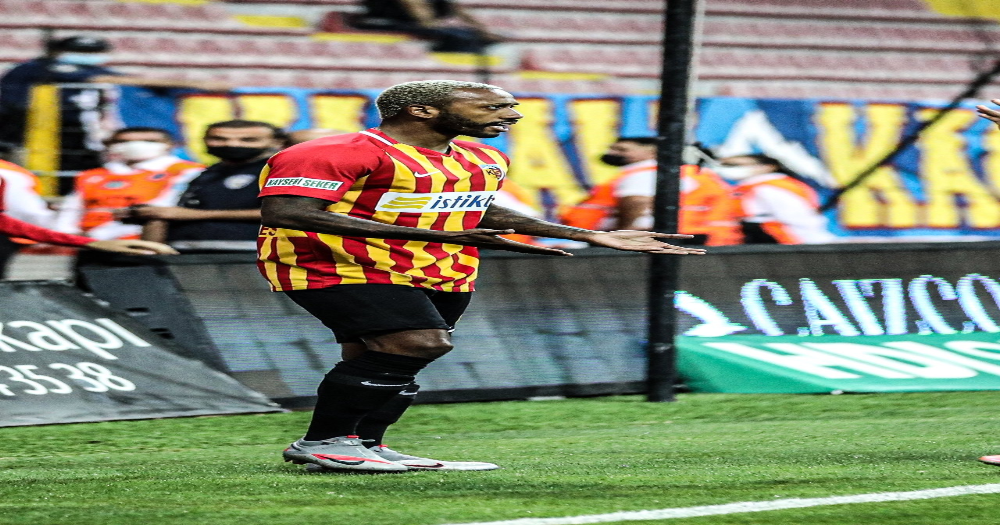 Maneul Fernandes İlk Kez Oynadı