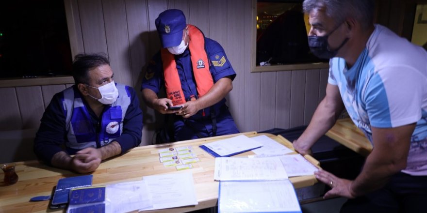 İstanbul Boğazı ve Gürpınar Su ürünleri Hali’nde balık boyları denetlendi