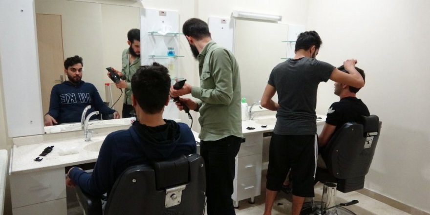 Düzensiz göçmenler ülkelerine geri gönderiliyor