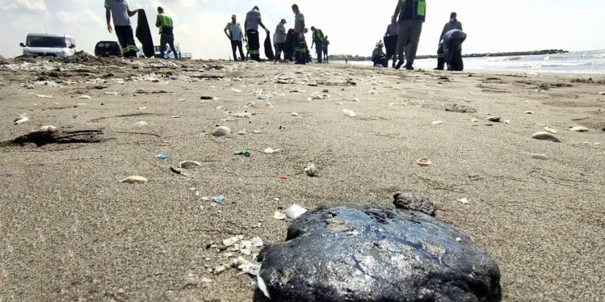 Petrol sızıntısı Mersin sahillerini tehdit ediyor