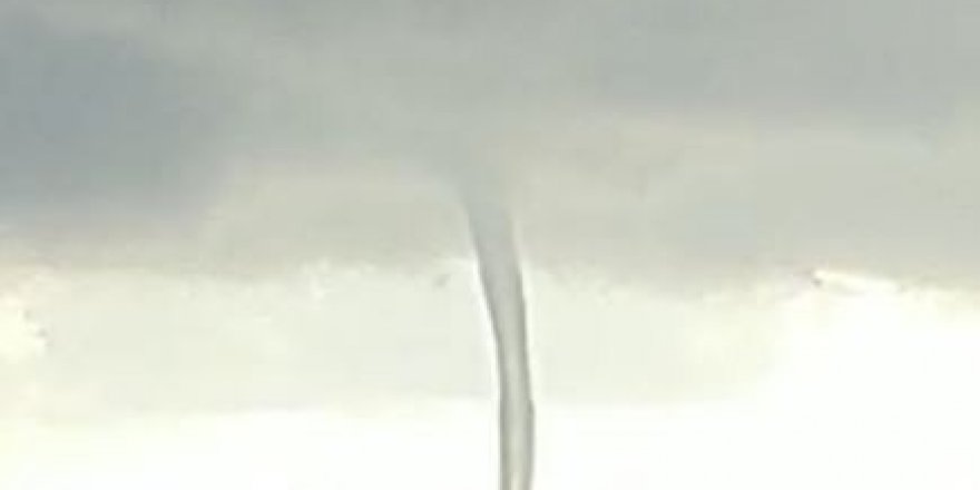 Kemer’de korkutan hortum