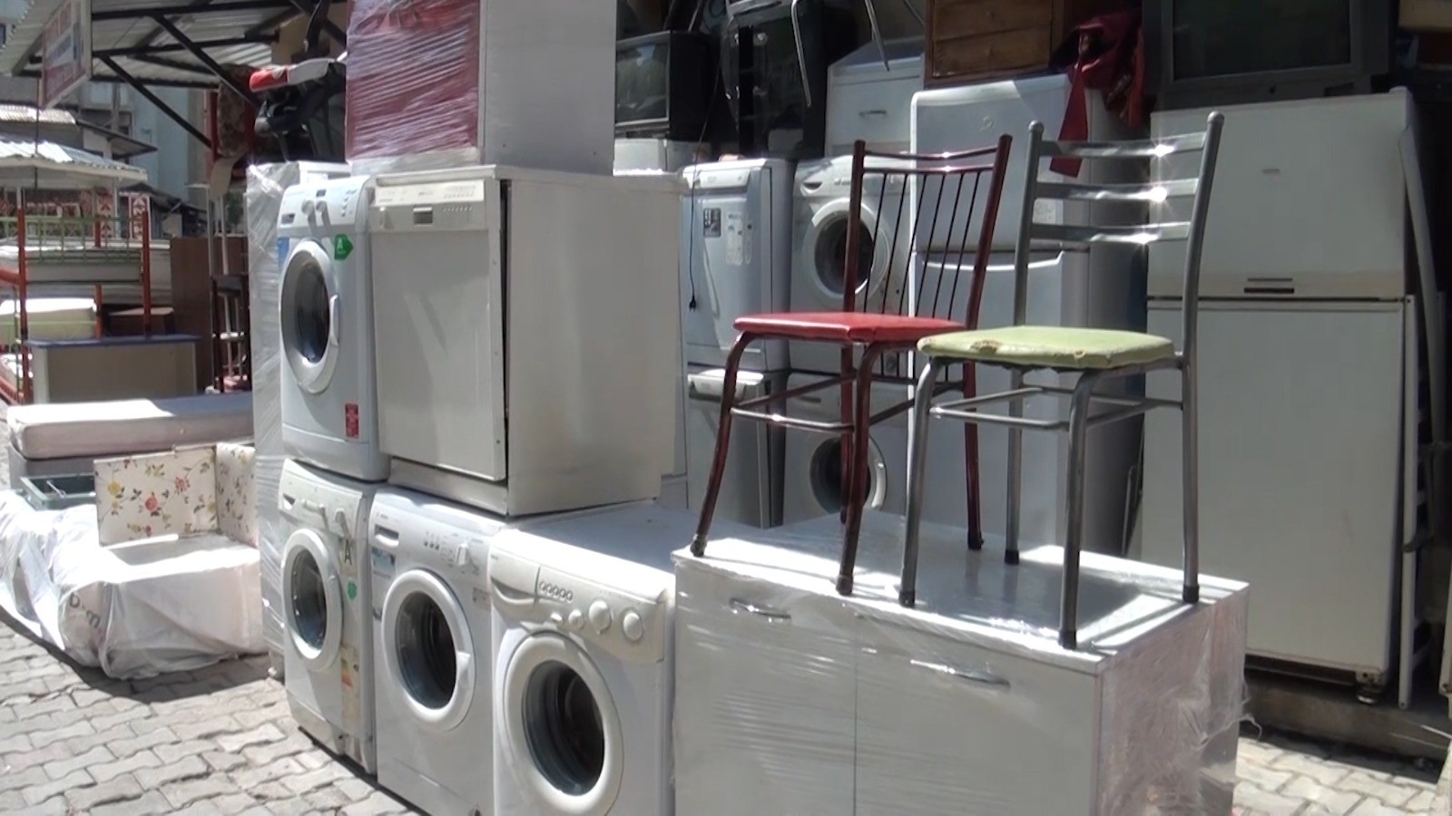 İkinci El Eşyacı Ve Spotçular Öğrencileri Bekliyor