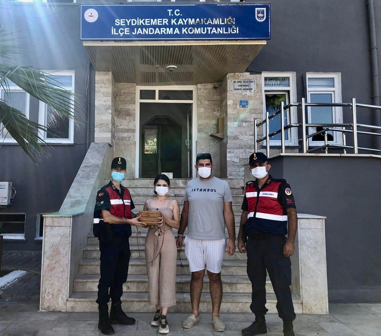 İçerisinde 20 bin lira olan çantayı çalan şüpheli yakalandı