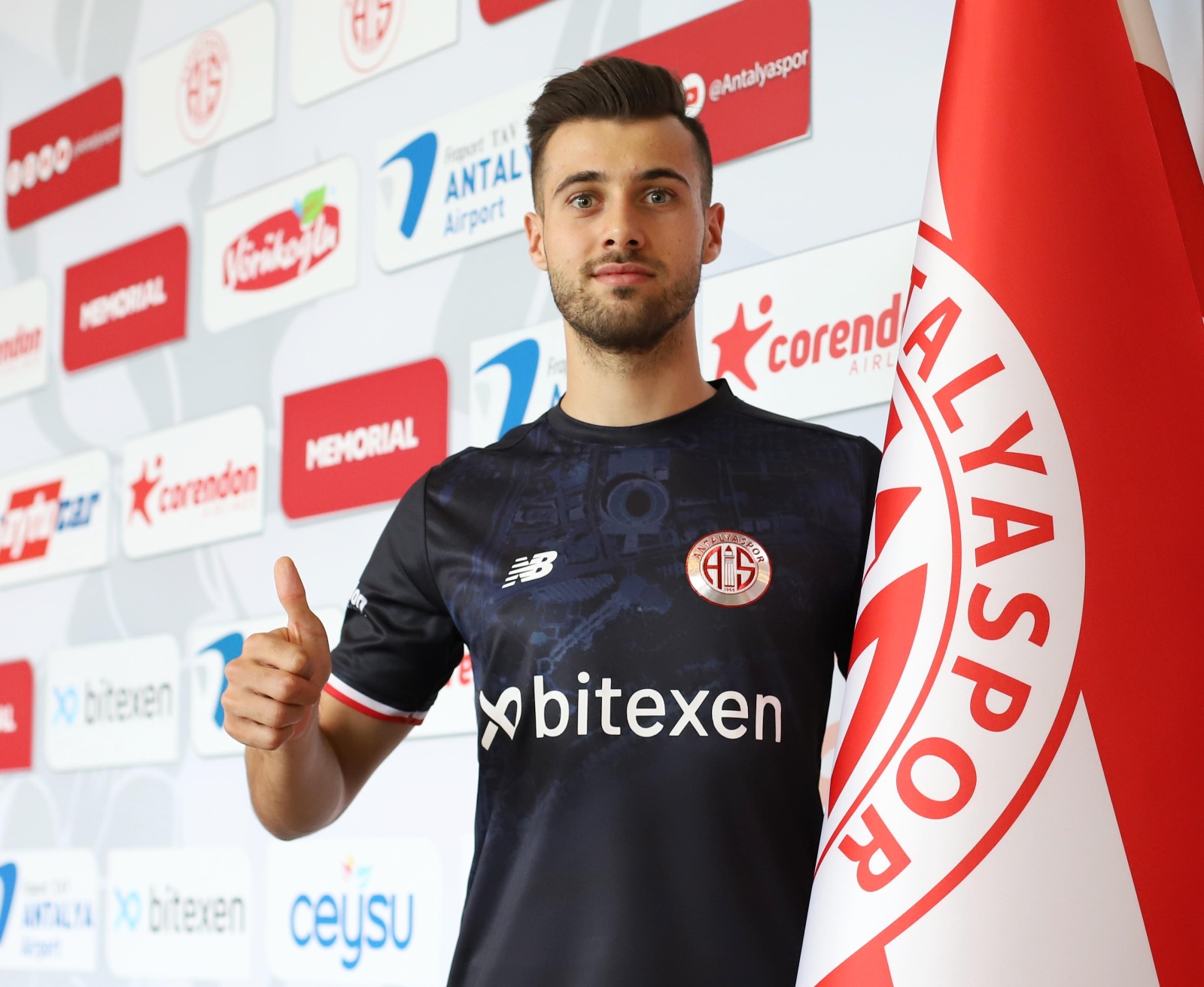 Genç kaleci Ataberk Dadakdeniz FTA Antalyaspor’da