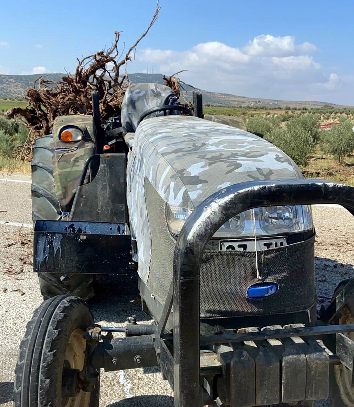 Traktör devrildi: 1 ölü