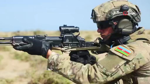 Azerbaycan’da “Üç Kardeş 2021” çıkarma operasyonlarıyla devam ediyor