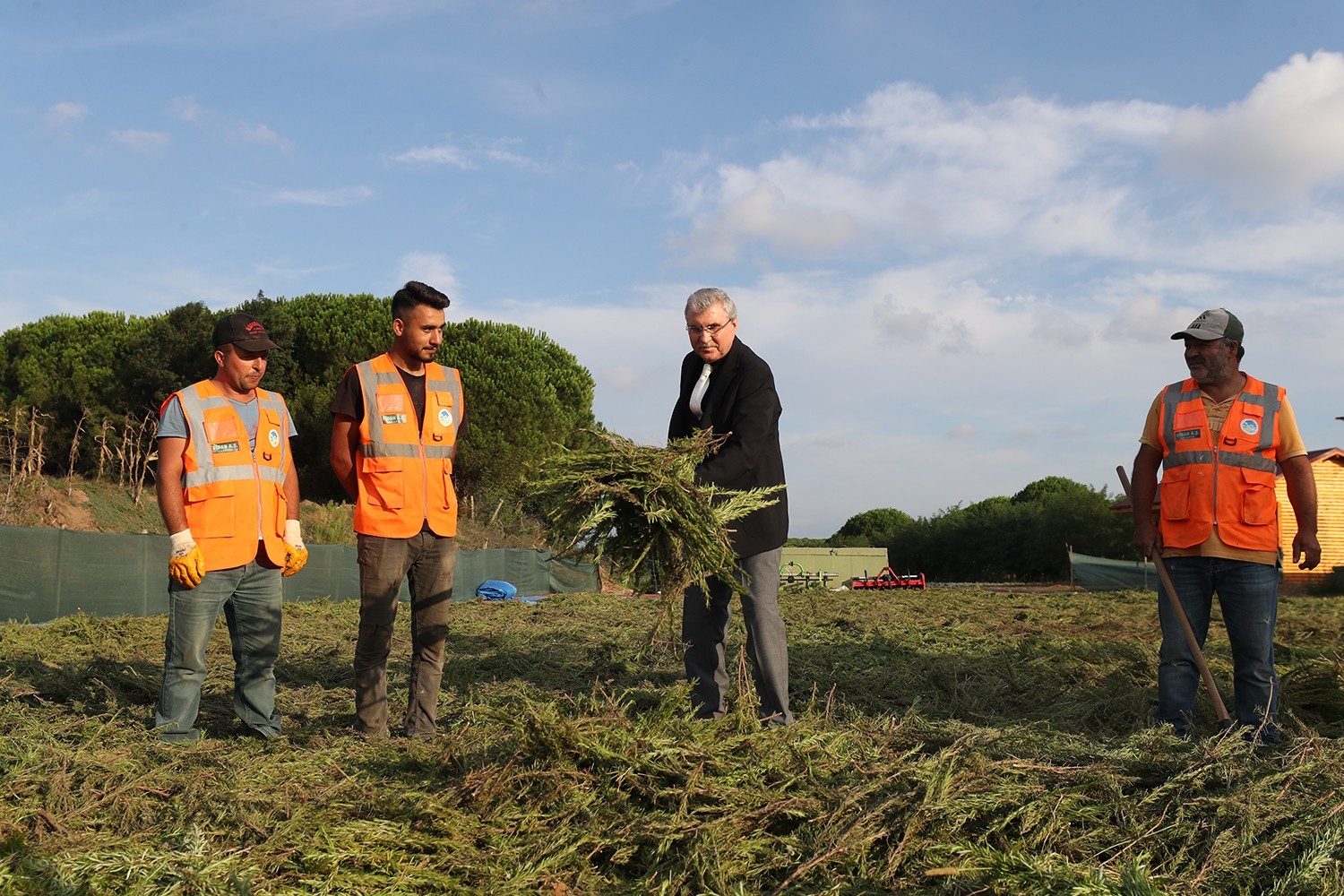 İlaç Ve Kozmetik Sanayinde Kullanılması Hedeflenen Bitkiler Dünyaya Açılıyor