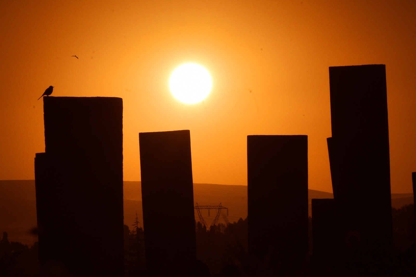 Tarihi Selçuklu Meydan Mezarlığı’nda Seyrine Doyumsuz Gün Batımı