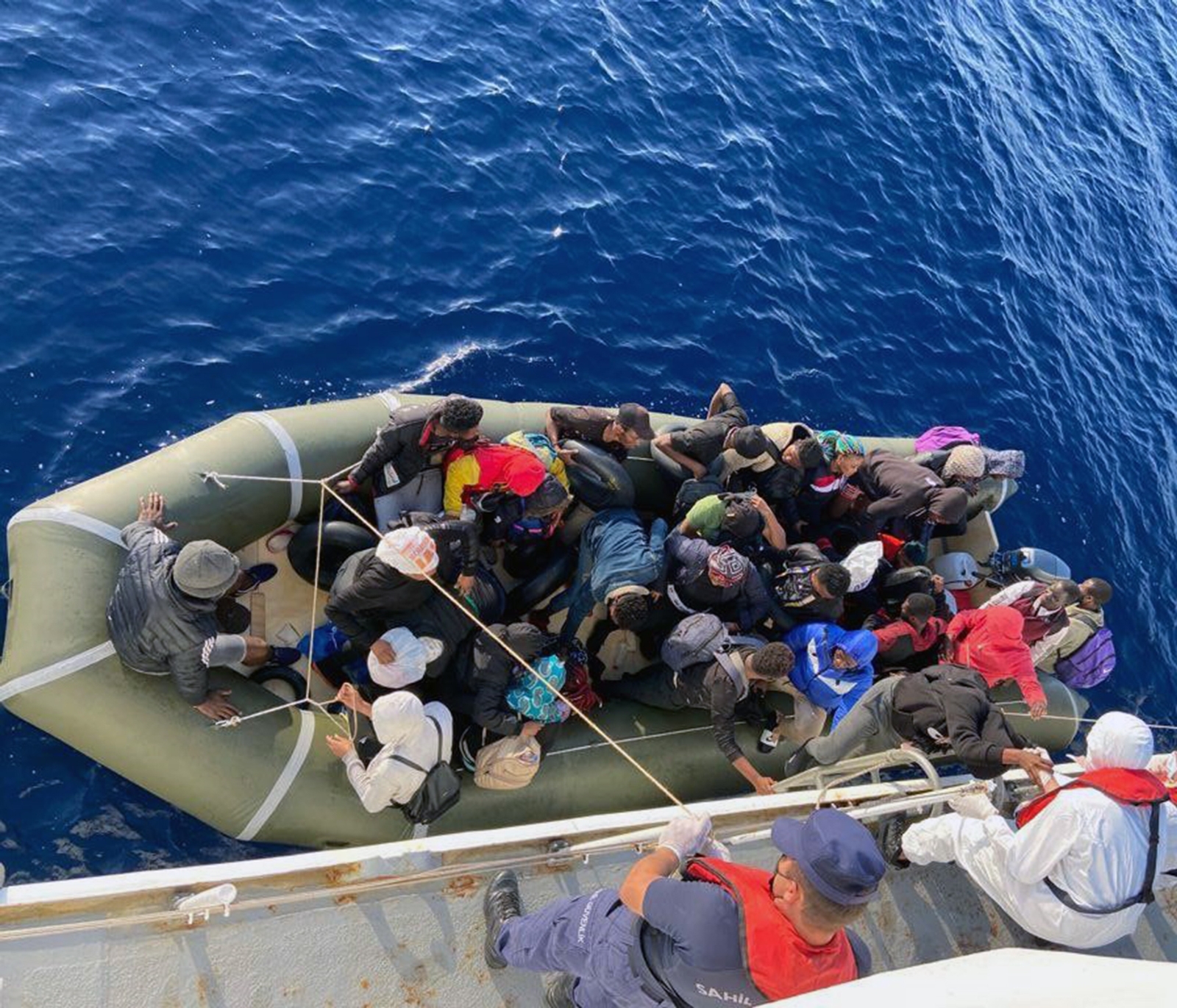 Yunan Sahil Güvenliği Ekipleri Göçmenleri Ölüme Terk Ediyor