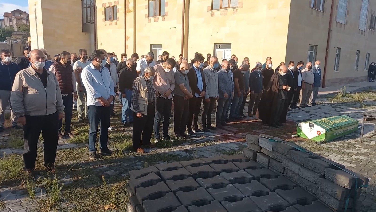 Aşı Yaptırmayan Sağlık Memuru Virüse Yenik Düştü