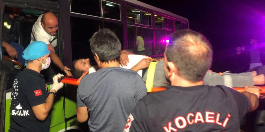 Kazada yaralanan otobüs şoförü, “Çalışmam lazım” diyerek ambulanstan inmeye çalıştı