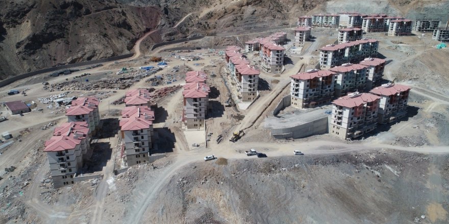 Yusufeli İlçe Merkezinin Taşınacağı Yeni Yerinde Çalışmalar Tüm Hızıyla Devam Ediyor