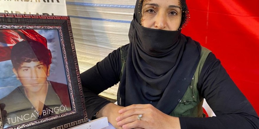 Evlat hasreti çeken anne Bingöl: “Vicdansızlara hizmet etme, merhametsizlerin yanında durma gel”