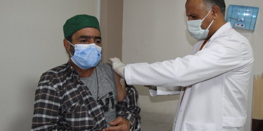 Suriyelilerin aşılama oranı Türk vatandaşlarla benzer seyrediyor