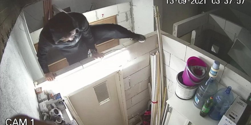 Bursa'da hırsızlar güvenlik kamerasını da çaldı