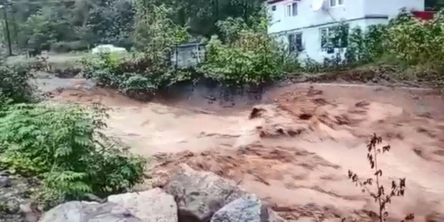 Sağanak yağış, birçok ilde su baskınlarına neden oldu