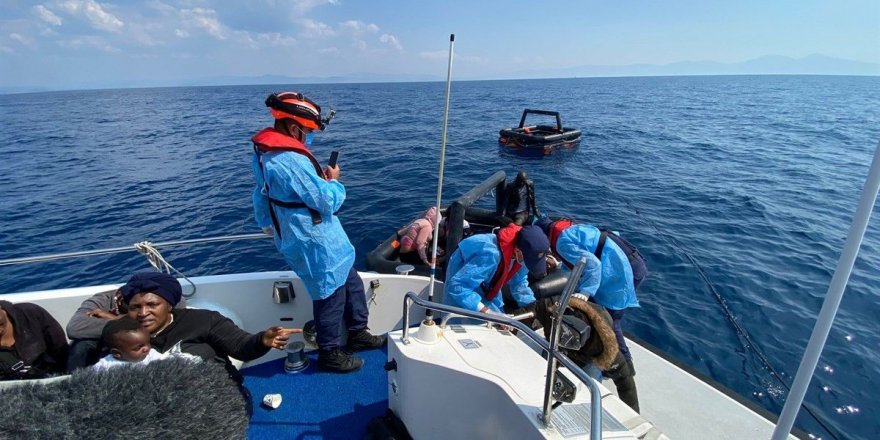 İzmir açıklarında 28 kaçak göçmen kurtarıldı