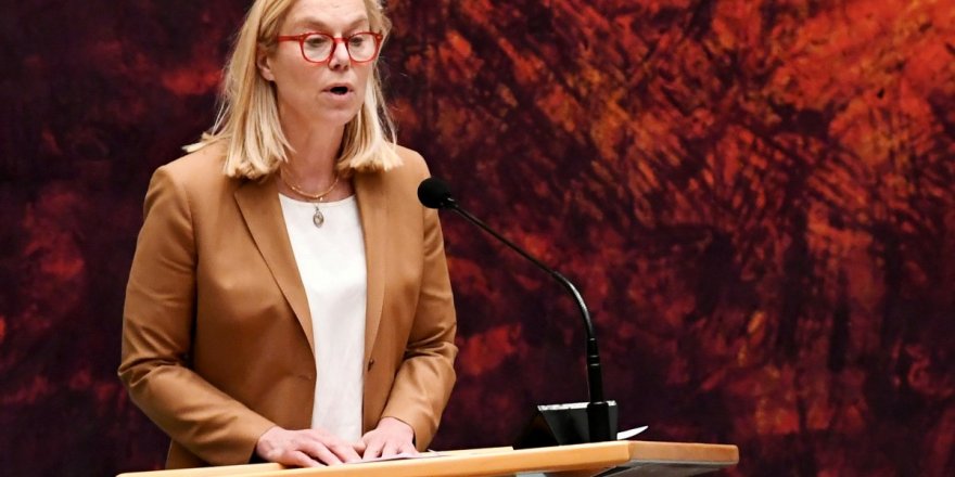 Hollanda Dışişleri Bakanı istifa etti