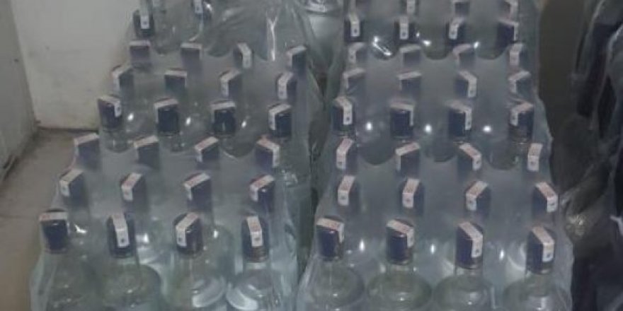 Antalya'da bir otelde 332 litre sahte içki ele geçirildi