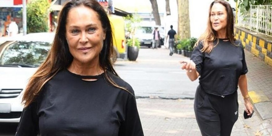 57 yaşındaki Hülya Avşar’ı kızdıran başlık! Usta oyuncu isyan etti!