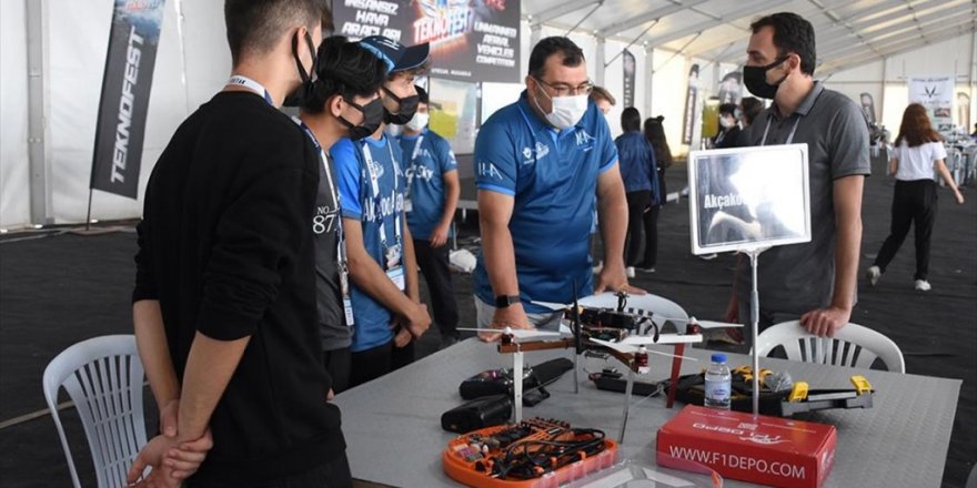 Teknofest Liseli Gençleri Milli Teknoloji Hamlesi'nde Cesaretlendiriyor