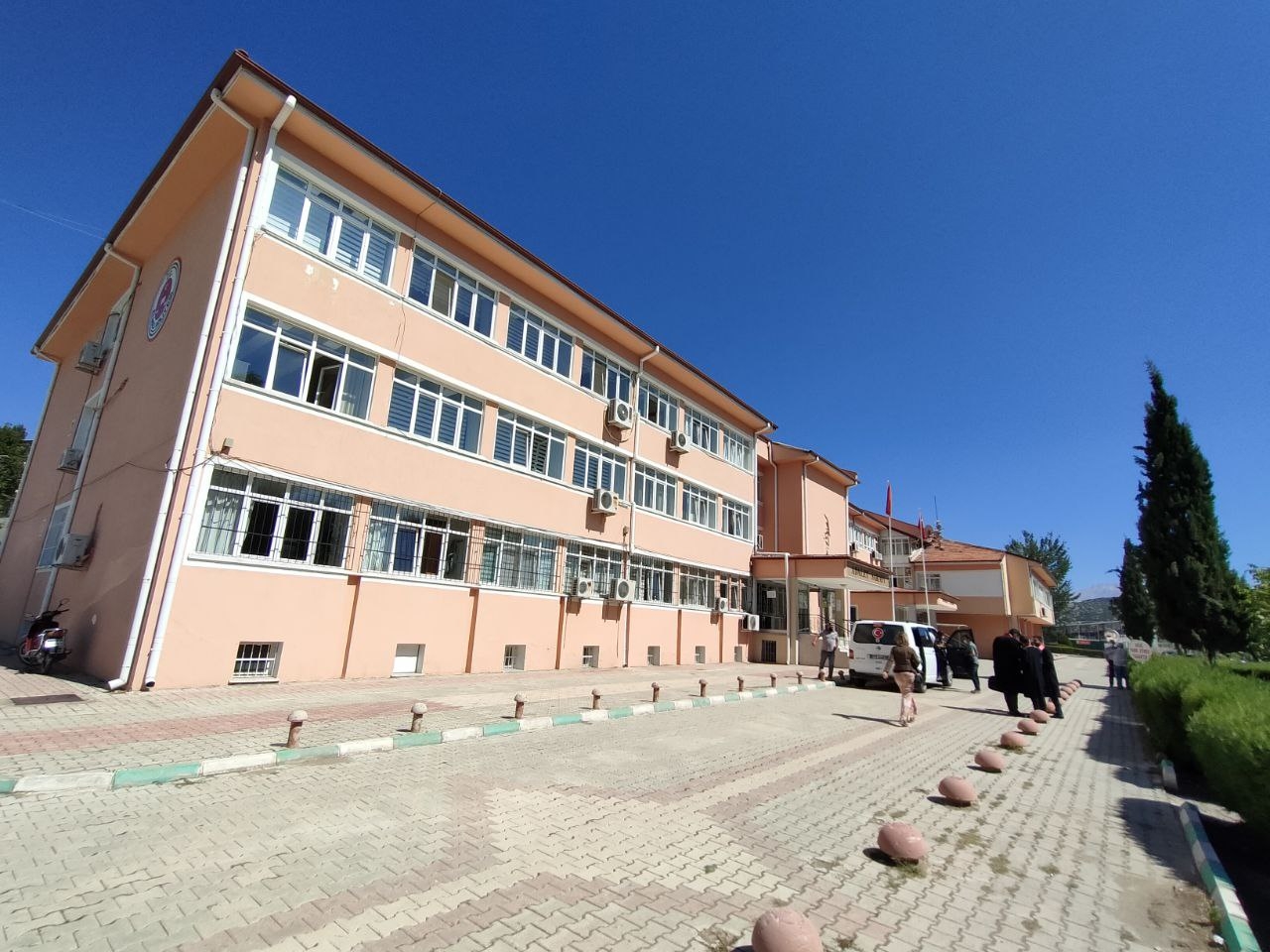 Elmalı davasında anne ve üvey baba tutuksuz yargılanmasına avukatlardan tepki