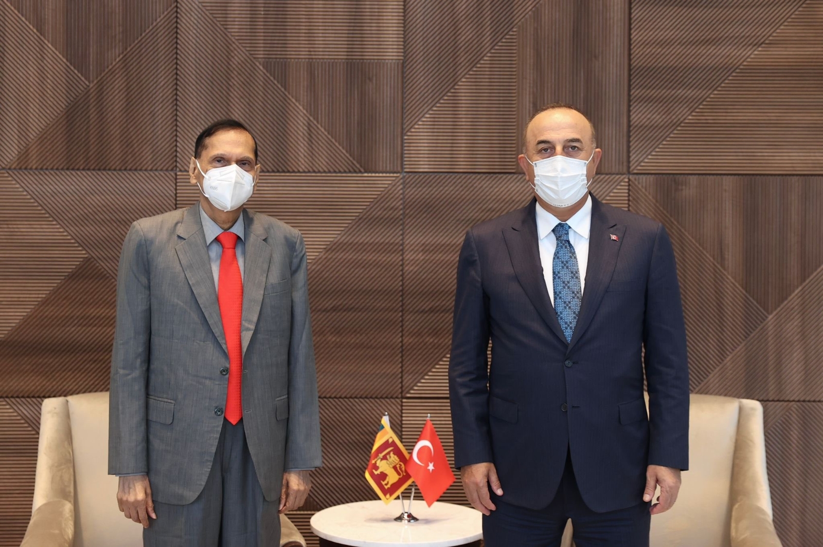 Bakan Çavuşoğlu, New York’ta Sri Lankalı Mevkidaşı Peiris İle Görüştü