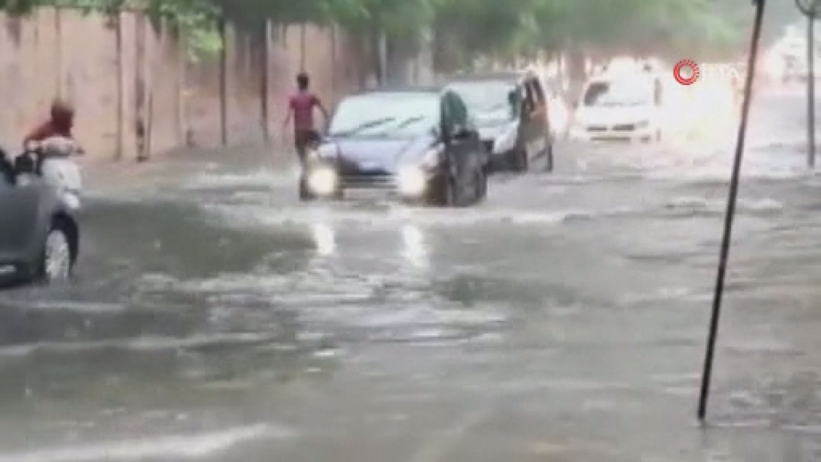 Hindistan’da Aşırı Yağışların Yol Açtığı Kazalarda 40 Kişi Öldü