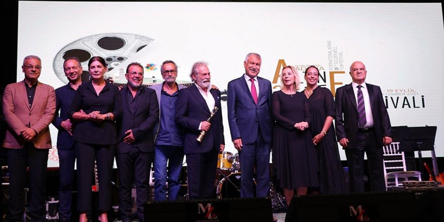 Altın Koza'da 'Yaşam Boyu Onur Ödülleri' Törenle Verildi